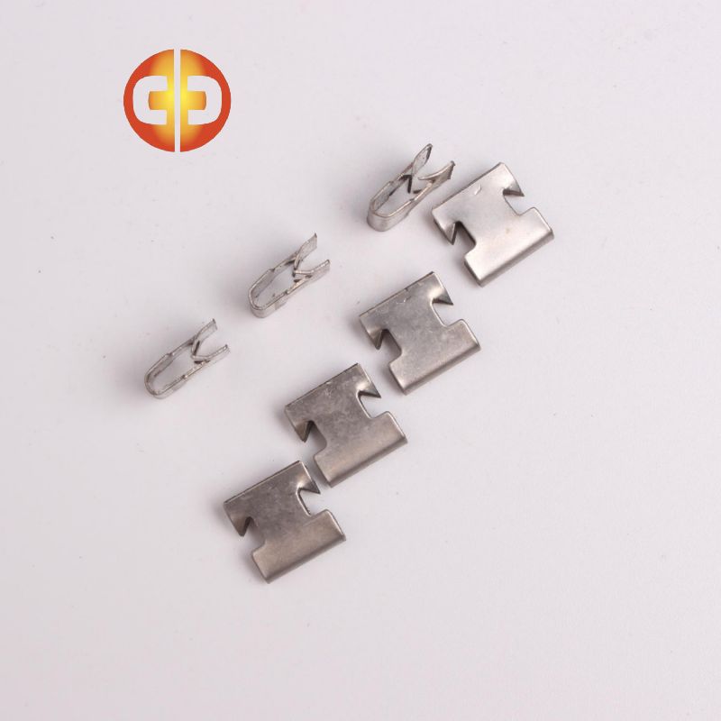 Clipes de equilíbrio inclinados para trás